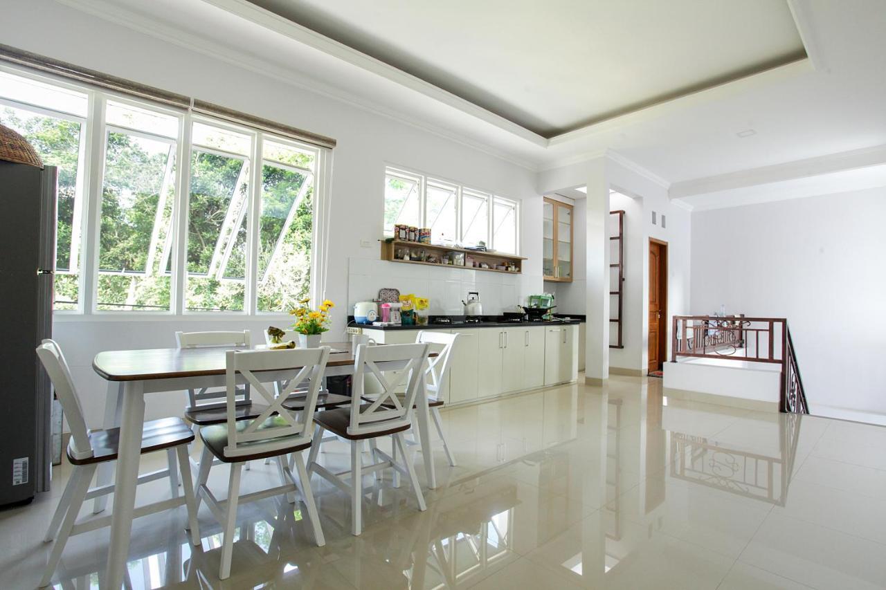 Banua Raya Homestay Yogyakarta Exteriör bild