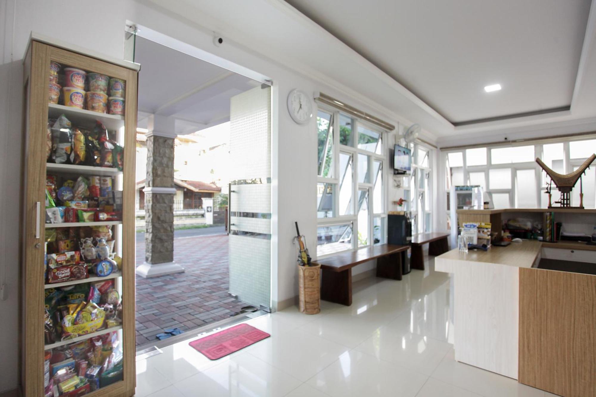 Banua Raya Homestay Yogyakarta Exteriör bild